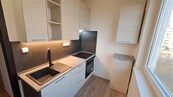 Pronájem bytu 1+1 po rekonstrukci, Šrámkova, UL, cena 9000 CZK / objekt / měsíc, nabízí 