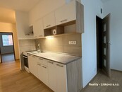 Pronájem nově zrekonstruovaného bytu 2+1 v ul. Tolstého, Ústí nad Labem, cena 10500 CZK / objekt / měsíc, nabízí Reality - Lišková s.r.o.