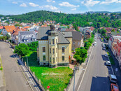 Prostorný mezonet 4+kk (151 m2) ve vile s terasou, garáží a zahradou, cena 29500 CZK / objekt / měsíc, nabízí 