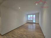 Prodej bytu 3+1/B, 65 m2, DV, rekonstrukce, ulice Purkyňova, centrum Chomutova, cena 2899000 CZK / objekt, nabízí 