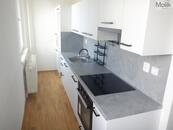 Prodej zrekonstruovaný byt 2+1 balkon, ploch 59 m2, vyhledávaná lokalita, Chomutov, Bezručova, cena 2789000 CZK / objekt, nabízí 
