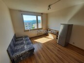 Garsoniéra, 20 m2, OV, 7. patro, ul. SNP, Skřivánek, cena 6800 CZK / objekt / měsíc, nabízí Lucie Walterová - Hypoteam