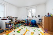 Prodej světlého bytu 2+kk, 50 m2 s lodžií a sklepem v žádané lokalitě Klíše, cena 3170000 CZK / objekt, nabízí 