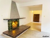 Prvorepublikový byt 3+1 s krbem, velkorysým prostorem a výhledem na Střekovský hrad, cena 3300000 CZK / objekt, nabízí 